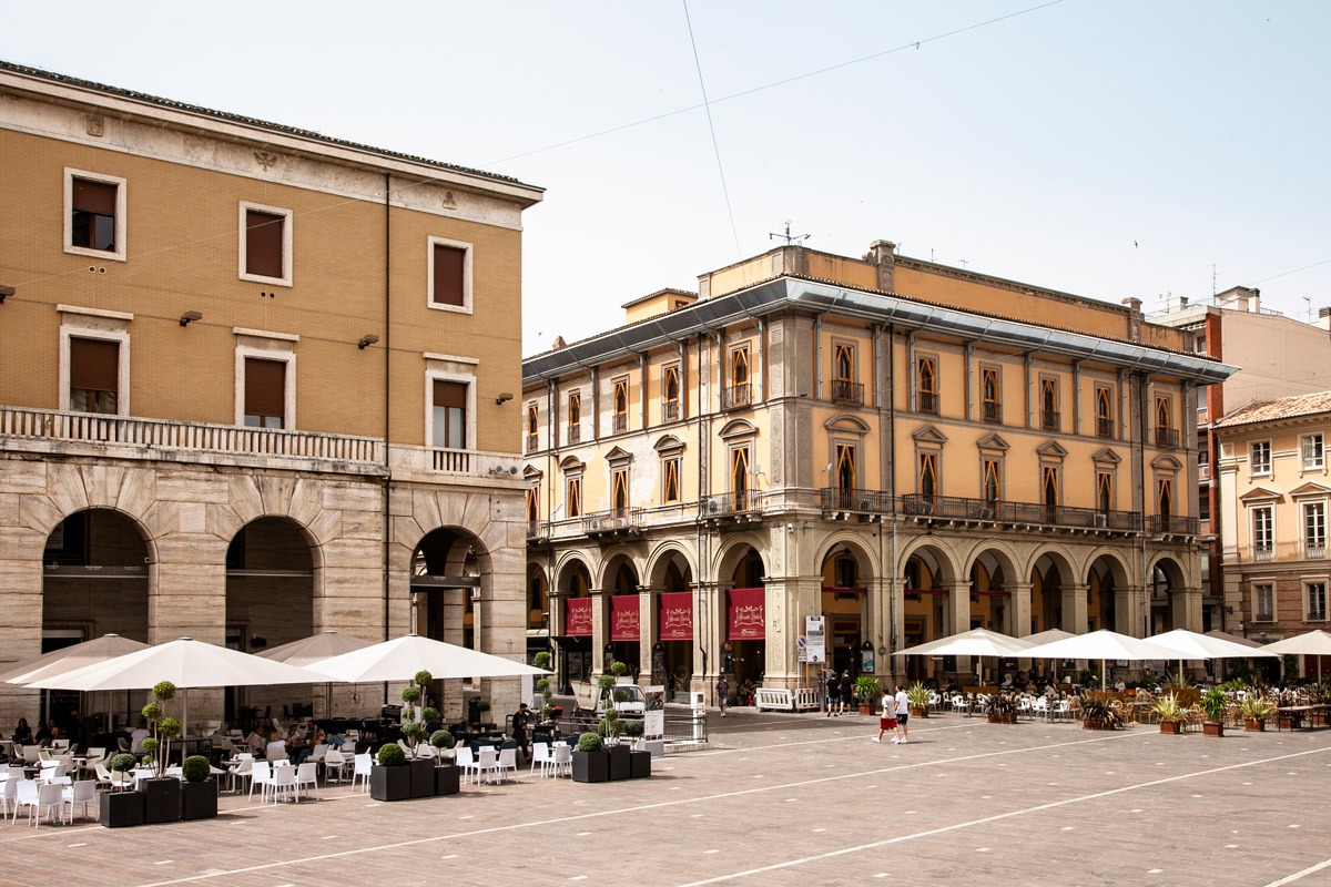 Cafes on Piazza Martiri